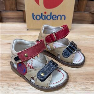 Kids Sandals - Red and Tan